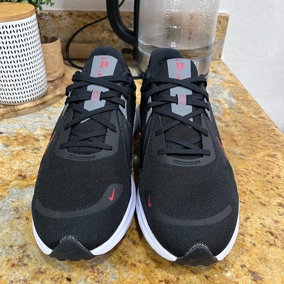 Nike Quest 5 size 10.5 - Picture 2 of 9